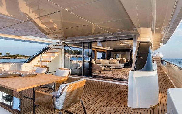 Аренда мегаяхты FERRETTI 920 Lady F в Сочи